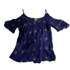 Mossimo shoulder cutout blue patterned shirt